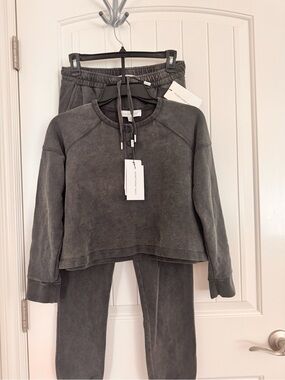 Something Navy Women’s Charcoal Washed Sweatshirt & Joggers set size XXS NWT